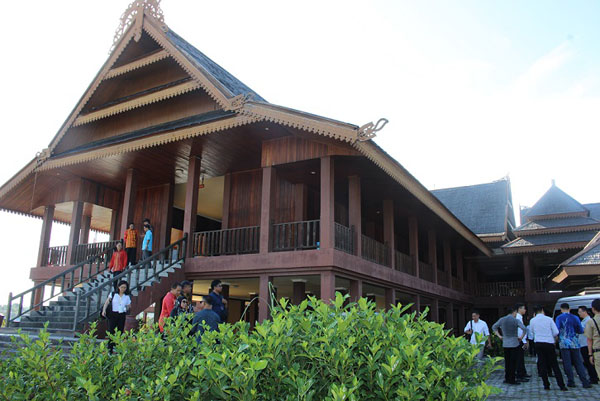  Gedung Balai Adat Tidong dan Budaya Kota Tarakan.