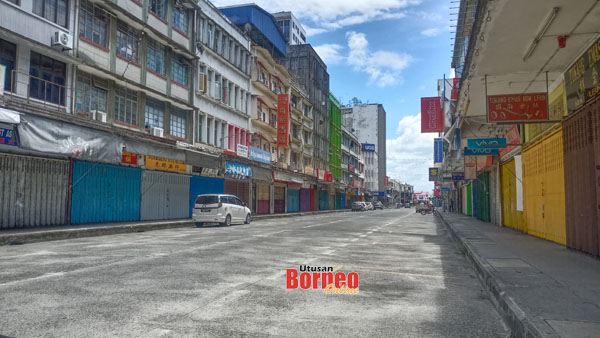  Jalan Dua di Pusat Bandar Sandakan yang kebiasaannya sibuk kini kelihatan sunyi ekoran PKP.