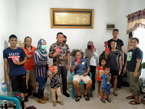  Lebih 120 rakyat Malaysia dilaporkan terkandas di Nunukan berikutan sekatan perjalanan masuk ke Sabah selaras penguatkuasaan PKP.