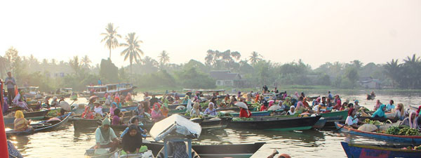  Pasar Terapung Lok Baintan.