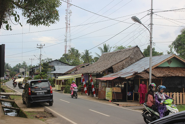  Pemandangan di Kampung Melayu Daik Lingga.