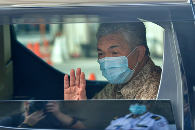 - Mahkamah Tinggi hari ini menetapkan perbicaraan kes bekas Timbalan Perdana Menteri Datuk Seri Dr Ahmad Zahid Hamidi yang menghadapi pertuduhan rasuah, pecah amanah (CBT) dan pengubahan wang haram membabitkan dana Yayasan Akalbudi akan disambung semula 15 Jun ini. - Gambar Bernama 