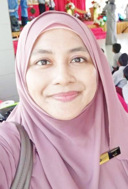  Nadiah Naim yang mencadangkan program sumbangan untuk murid.