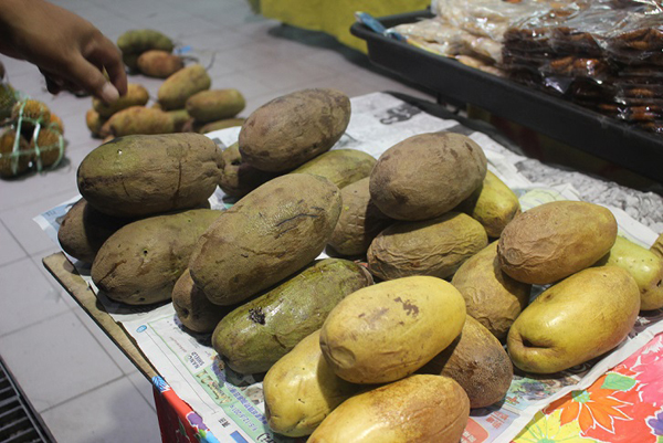  Buah belunu, salah satu buah-buahan yang semakin sukar diperolehi.