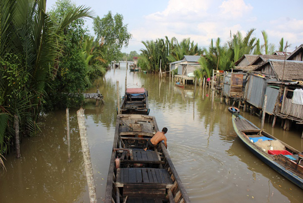  Mudah dihubungi menggunakan jalan laut.