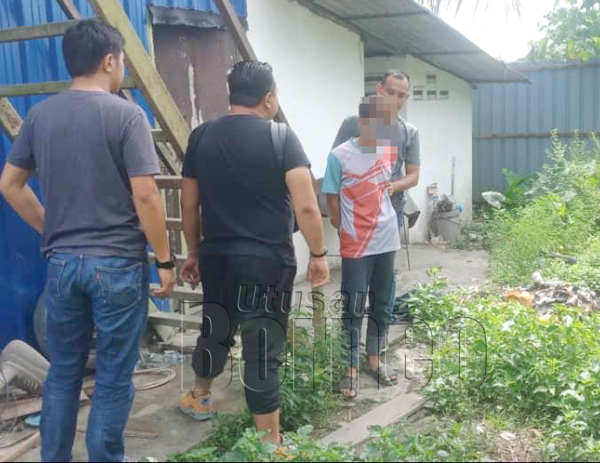  Suspek remaja yang ditahan semasa mengedar dadah di Kampung Delima.