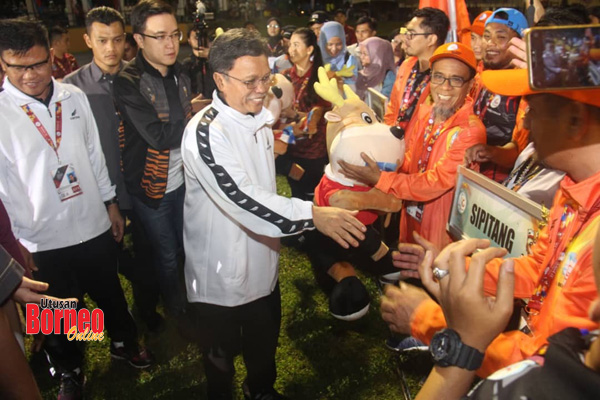  Shafie diperkenalkan kepada kontinjen-kontinjen yang bertanding pada Sukan Sabah I(SAGA) di Keningau pada Disember 2019.