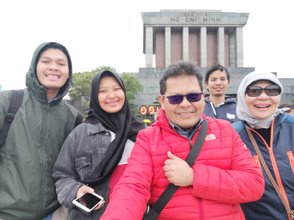  Berlibur bersama keluarga di Hanoi   Januari 2018.