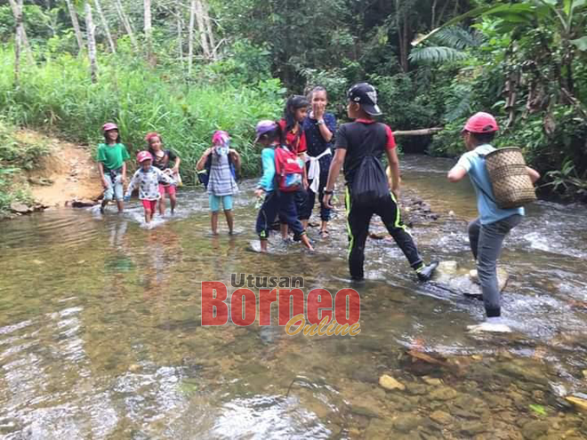  Bala nembiak bedarat ngulu sungai 45 minit sereta niki bukit sejam setengah ngelawa bukit Tuchung Resak.