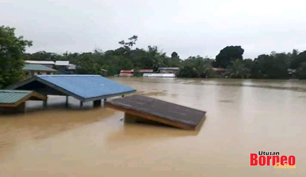  Beginilah keadaan banjir di kawasan Paitan.