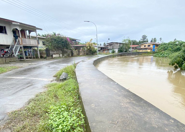  Keadaan sungai di Kg Sapagaya yang masih terkawal.