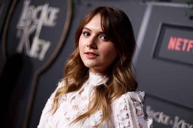  Gambar fail yang diambil pada 5 Februari 2020 menunjukkan Emilia Jones menghadiri tayangan  siri ‘Locke & Key’ Netflix di Egyptian Theatre di Hollywood. Emilia Jones memegang watak utama dalam filem ‘CODA’ yang menang di Sundance baru-baru ini.  — Gambar AFP