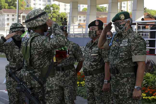 Perbarisan tamat latihan tentera darat 2021