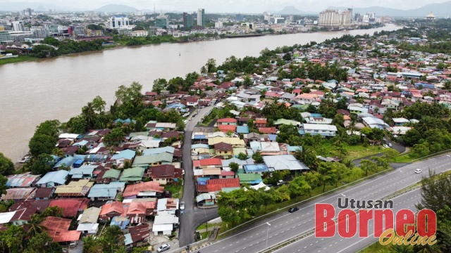 Pemandangan Kampung Bintawa Ulu dan Tengah yang dirakamkan dari udara, baru-baru ini.