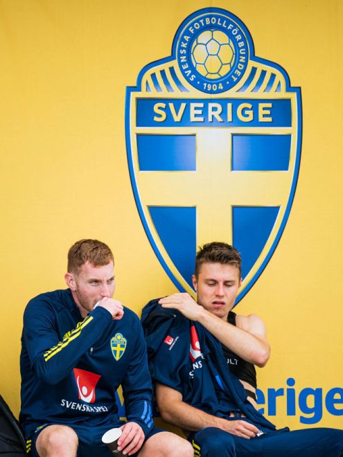  Dejan (kiri) dan Mattias menghadiri sesi latihan di  Bastad, Sweden, persediaan pasukan untuk perlawanan EURO 2020 yang akan datang.  — Gamba AFP