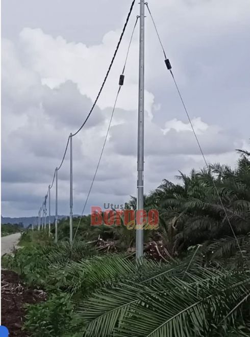  Kerja pemasangan talian elektrik di sepanjang TH Plantations siap untuk Kampung  Sungai Jong di Simunjan.