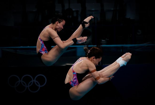 Aksi penerjun negara Pandelela Rinong dan Leong Mun Yee.