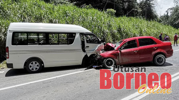  Keadaan kedua-dua kenderaan terbabit selepas bertembung dalam kemalangan tersebut.