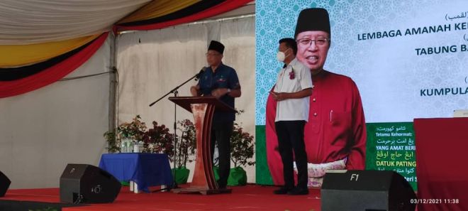 Abdullah dan Ding turut bersama menyampai ucapan pada Majlis Menandatangani Memorandum Persefahaman Antara Lembaga Amanah Kebajikan Melayu Bintangor , Tabung Baitulmal Sarawak  dan Kumpulan Syarikat Naim yang telah disempurnakan oleh Ketua Menteri.
