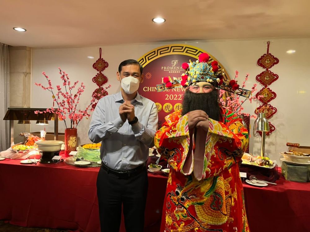  Pihak pengurusan Promenade mengalu-alukan kehadiran pengunjung ke hotel ini bagi meraikan Tahun Baharu Cina.