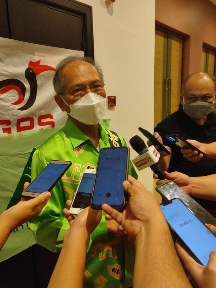 Salang lebuh dirandau pengarang berita maya Pengerami Makai Lemai TDC Ke-5 PRS di Sibu kena malam Hari Minggu nyin tadi.