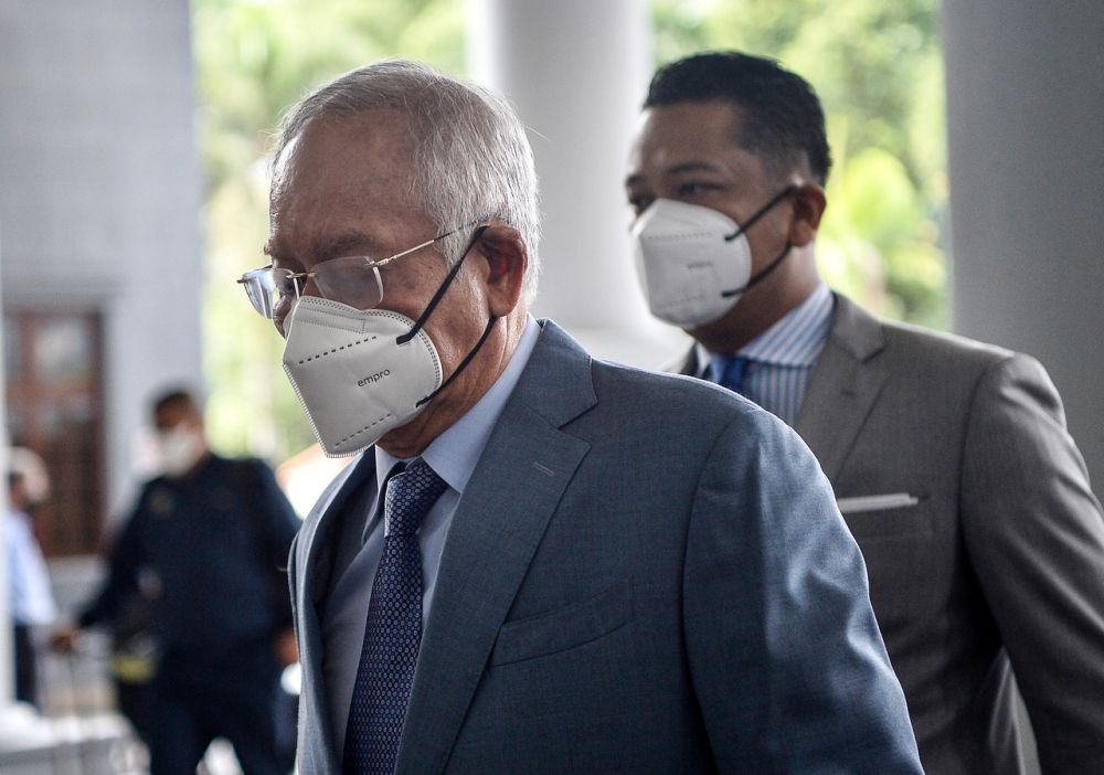Najib hadir di Kompleks Mahkamah Kuala Lumpur hari ini, bagi sambungan perbicaraan berhubung kes 1Malaysia Development Berhad (1MDB) yang dihadapinya. - Gambar BERNAMA