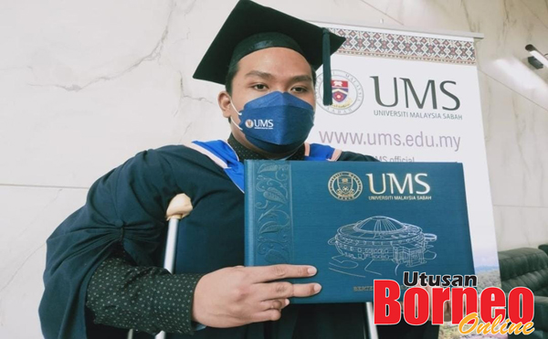  Mohd Zulfadli, graduan OKU UMS berjaya tamatkan pengajian program komunikasi.