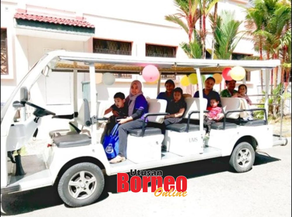  Murid-murid dibawa menaiki Buggy Car ke IBTP UMS.