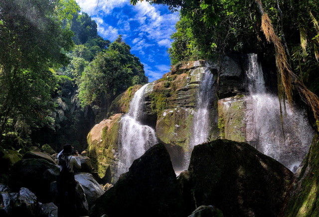 Pemandangan Air Terjun Curtain di Banjaran Bengoh. - Gambar Bernama 