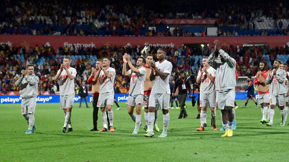 Pemain Switzerland meraikan kemenangan selepas tamat perlawanan Liga Negara UEFA Kumpulan 2 di antara Sepanyol dan Switzerland di stadium La Romareda di Zaragoza, kelmarin. — Gambar AFP