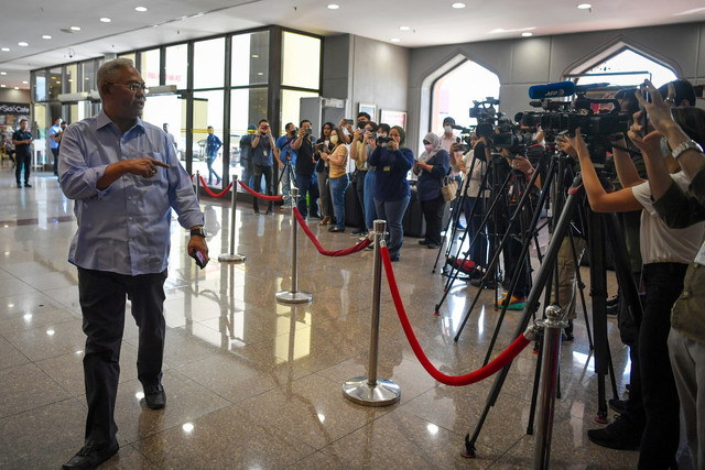 Noh tiba di Menara Dato Onn, Pusat Dagangan Dunia (WTC) Kuala Lumpur bagi menghadiri Mesyuarat Biro Politik UMNO hari ini. - Gambar Bernama