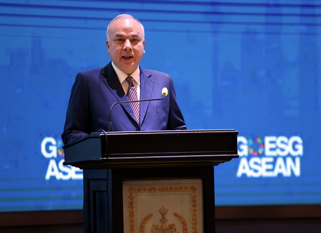 Sultan Nazrin menyampaikan titah  pada Sidang Kemuncak GO ESG ASEAN 2022 di sini hari ini.