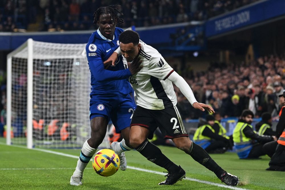 Sebahagian daripada babak-babak aksi perlawanan Liga Perdana Inggeris di antara Chelsea dan Fulham di Stamford Bridge, London. — Gambar AFP