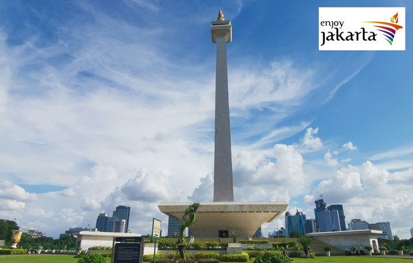  Monumen Nasional setinggi 132 meter tersergam indah yang merupakan idea Presiden Soekarno.