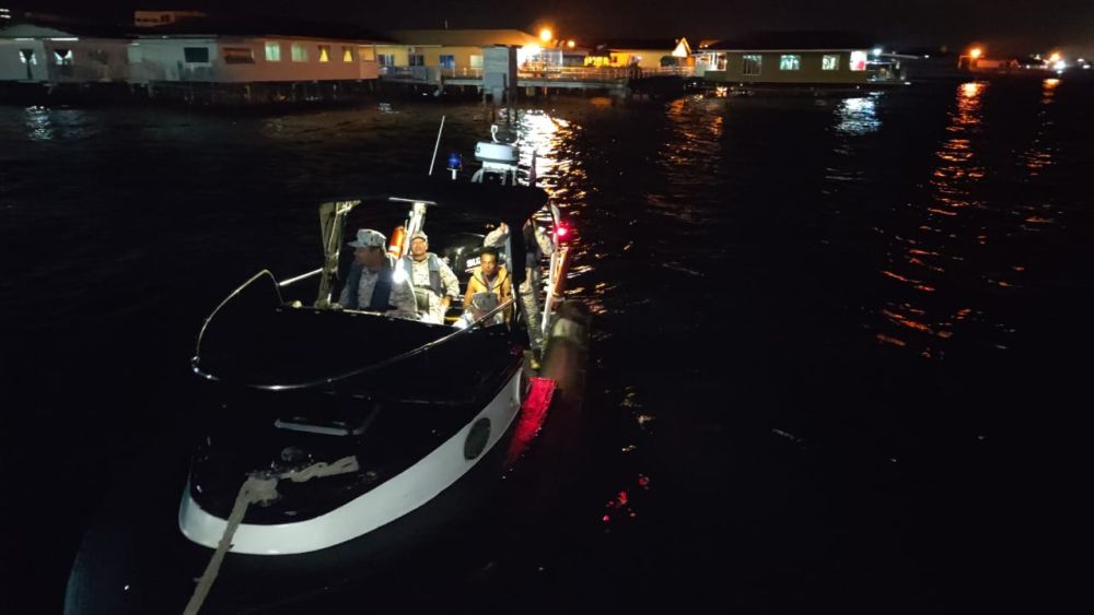  Maritim Malaysia Labuan berjaya menyelamatkan tiga nelayan tempatan selepas bot dinaiki mereka karam di perairan Tanjung Kubong Labuan.