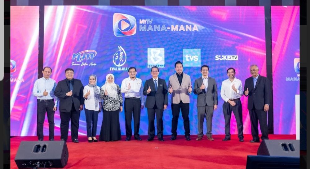  Mohsein Mazlan (wakil Al Hijrah), Suhaimi Sulaiman (Ketua Pengarah Jabatan Penyiaran Malaysia), Azlina Yusof (Ketua Pegawai Operasi MYTV Broadcasting Sdn Bhd), Mastura Mustafa (Timbalan Ketua Setiausaha (Strategik), Kementerian Komunikasi dan Multimedia Malaysia), Helmi, Mohammad, Datuk AC Mizal Datuk Zaini (Pengasas dan Pengerusi Rangkaian TV Suke), Shamsul Izhan Abdul Majid (Ketua Pegawai Teknologi dan Inovasi, Suruhanjaya Komunikasi dan Multimedia Malaysia), Asril Rahman Abdul Hadi (CFO MYTV