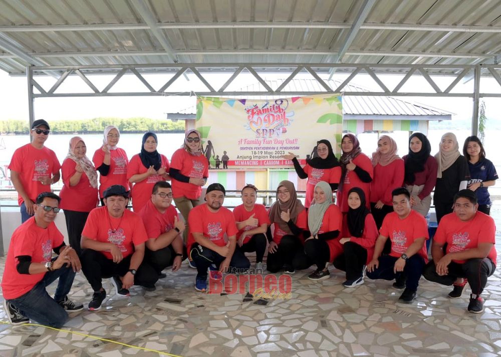  Pegawai dan kakitangan DVS Sabah Bahagian SPP merakamkan gambar kenangan sempena Program Family Day SPP 2023 yang diadakan di Tuaran.