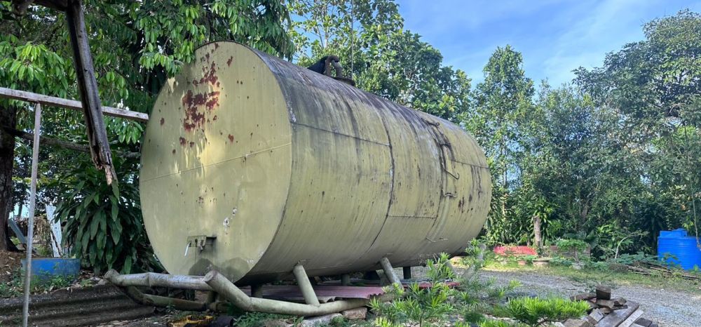  Skid tank berkapasiti 10,000 liter yang disita KPDN Cawangan Sandakan.