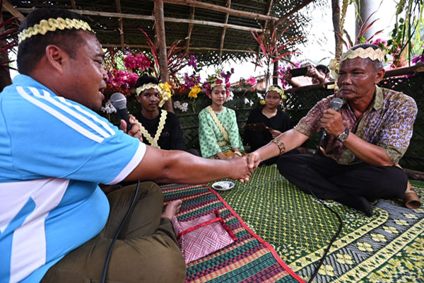  Upacara perkahwinan Orang Asli di Kampung Tohor Jelebu Negeri Sembilan antara aktiviti menarik program berkenaan. Kredit foto Jabatan Penerangan Malaysia