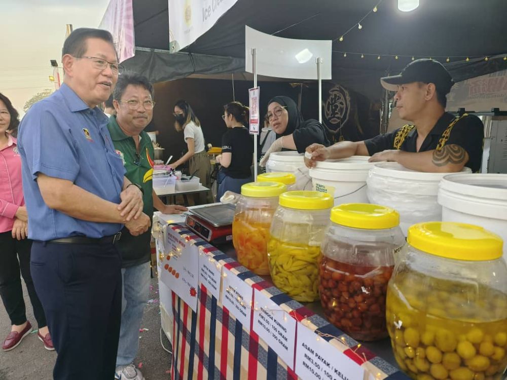 Lee ngelawa sebuah bansal ti nyual pemakai ke sama udah bisi ngerichahaka 'Miri Food Festival' kena 18 nyentuk 28 Mei tu.