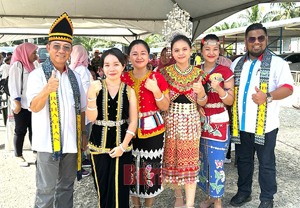  Joachim (kiri) ketika hadir merasmikan AGM PBS Sebatik.