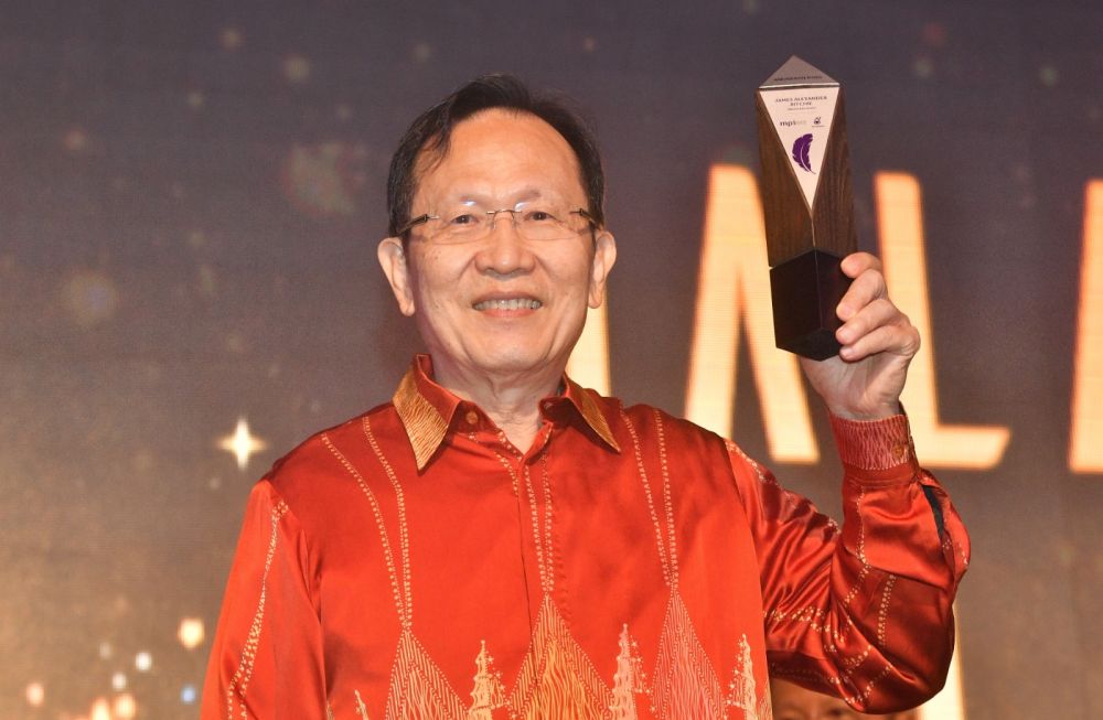  Pengarah Urusan The Borneo Post, Dato Henry Lau Lee Kong, dipilih penerima Anugerah Tokoh Media Tahun 2022.