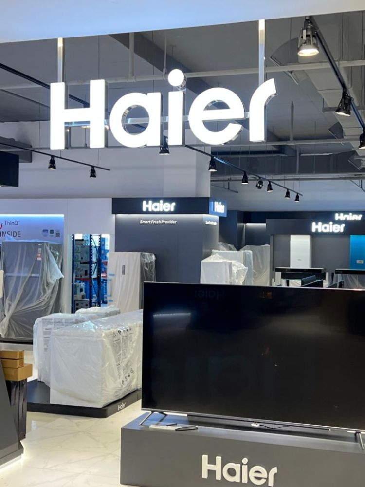 Haier, sebuah syarikat elektronik peralatan rumah dan pengguna, mengusahakan sebuah kedai konsep di Siong How Exclusive.
