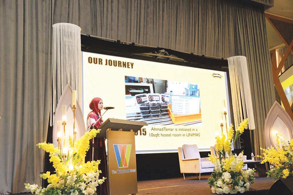  Syarifah Nurfaizah berkongsi kisah kejayaan perniagaannya sebagai alumni TUBE Sarawak. 