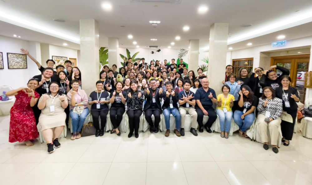 Pendidik muzik dan guru dari pelbagai bahagian di Malaysia dan Sarawak berkumpul untuk Bengkel Koir Koir Sarawak pada Januari lalu anjuran KCS.