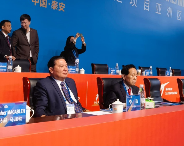Lau (kiri) menghadiri Kejohanan Kelayakan Asia bagi taekwondo untuk Sukan Olimpik dan Paralimpik Paris 2024 di Tai’an, China baru-baru ini.