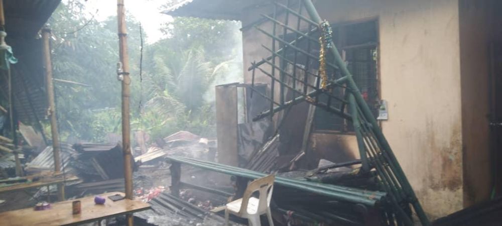 Pondok dapur musnah dalam insiden kebakaran di Kampung Sudoh, Singai di Bau hari ini.