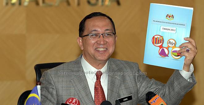 PENCAPAIAN: Amin ketika sidang media mengenai keputusan Pelaporan Pentaksiran Sekolah Rendah 2017 di Kementerian Pendidikan Malaysia, Putrajaya, semalam. — Gambar Bernama