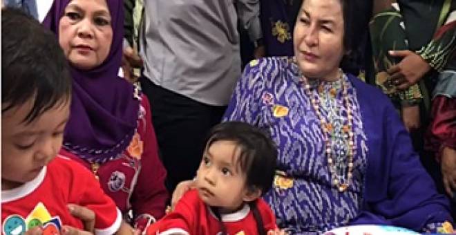 Rosmah menghadiri majlis perasmian Pusat Anak Permata Negara Langkawi di Kompleks LADA, di sini hari ini. - Foto BERNAMA