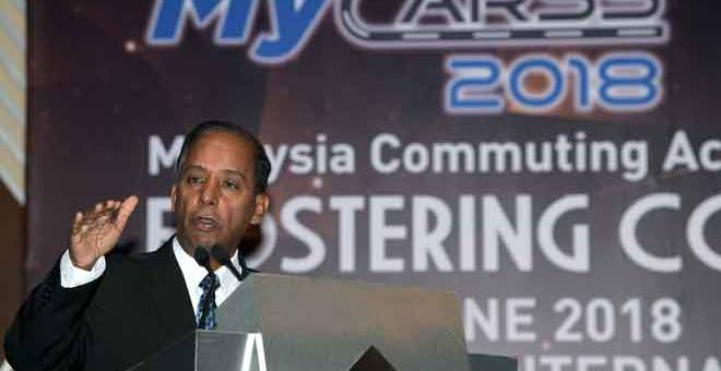 AMANAT: M Kulasegaran berucap merasmikan Seminar Malaysia Commuting Accident and Road Safety (MyCARSS) 2018 di Pusat Konvensyen Antarabangsa Putrajaya (PICC), Putrajaya semalam. — Gambar Bernama